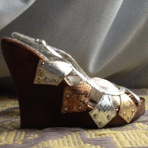 Naughty Monkey- Wood heel sandal-Multi Metallic